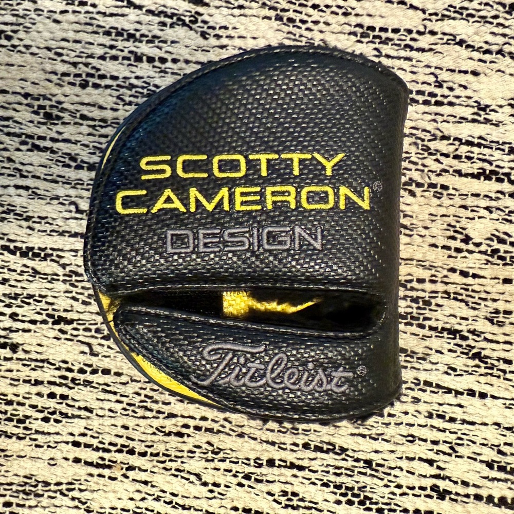 Titleist Scotty Cameron Black and Yellow Putter Cover